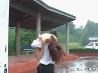 Fantastiskt asiatiskapojke smutsiga film mov docka fittor spikade vovve utomhus